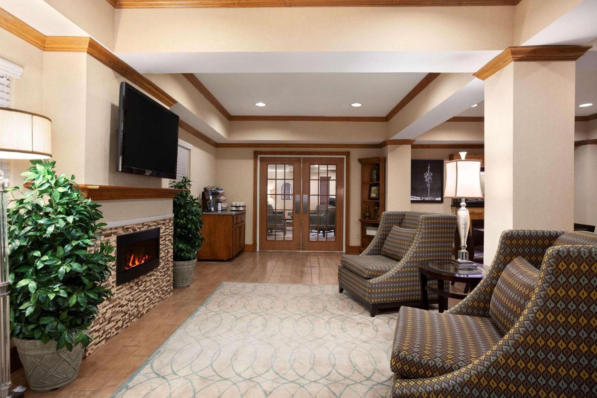 Country Inn & Suites By Radisson, Lubbock, Tx Bagian luar foto