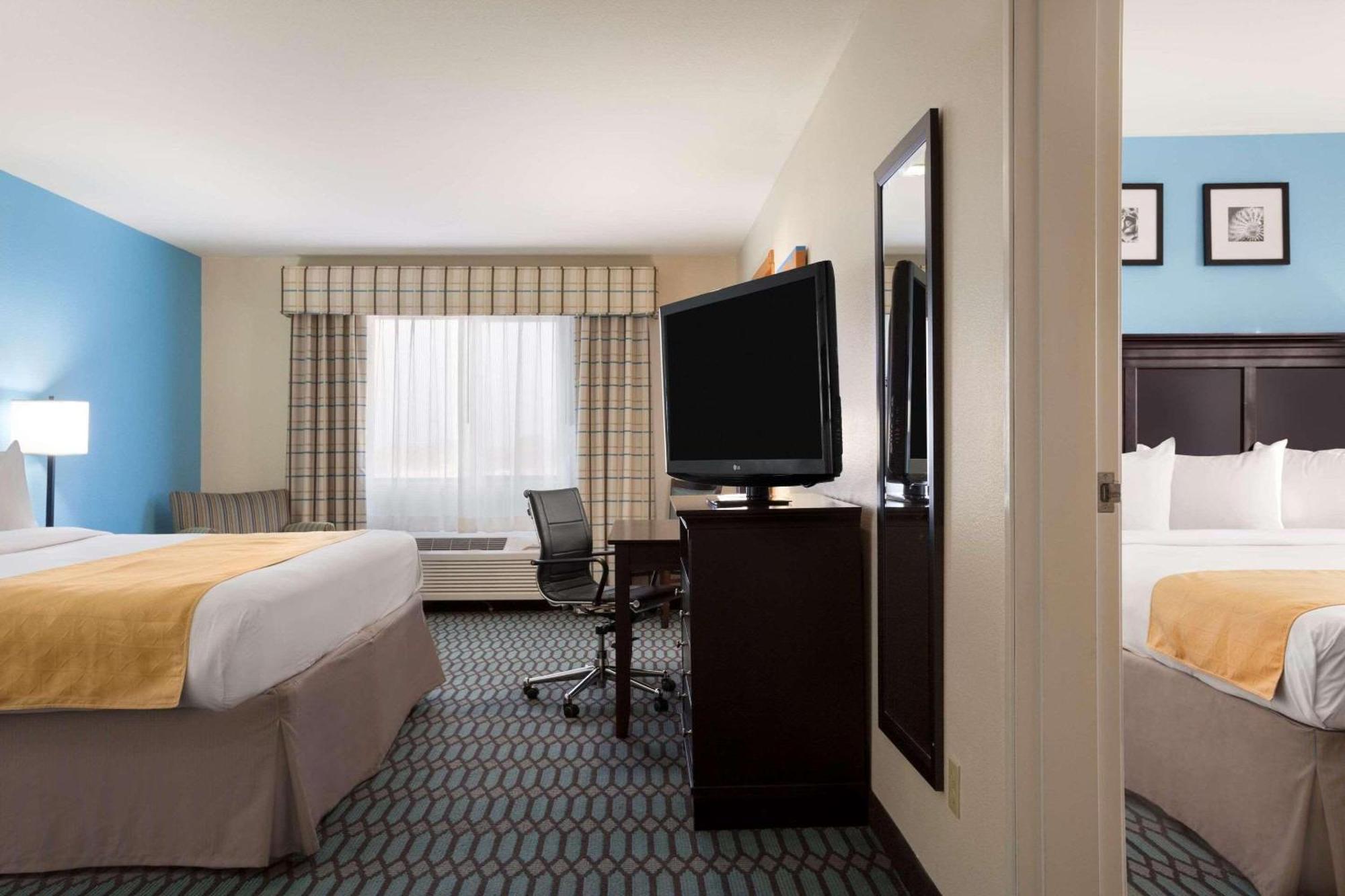 Country Inn & Suites By Radisson, Lubbock, Tx Bagian luar foto