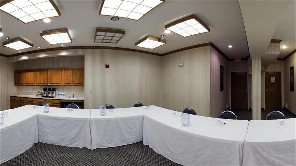 Country Inn & Suites By Radisson, Lubbock, Tx Bagian luar foto
